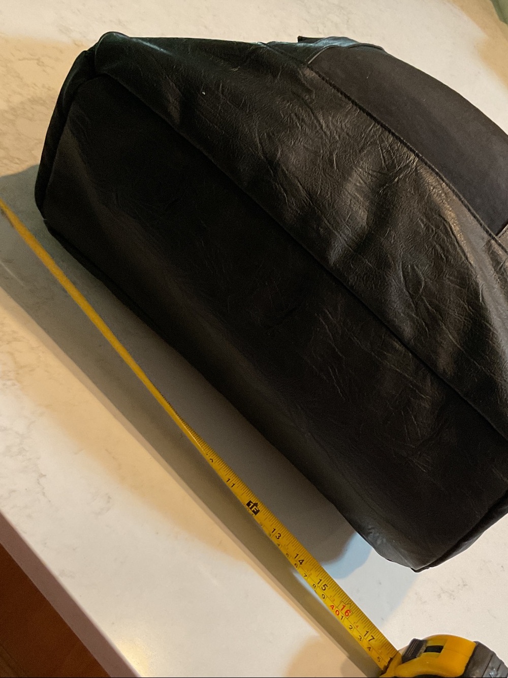 Lucy Work to Workout Canvas Weekender Bag with shoulder strap black NWOT yoga - Picture 5 of 16